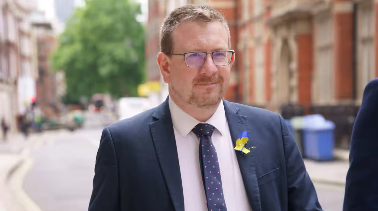 Andrew Gwynne urged to resign over Whatsapp insult