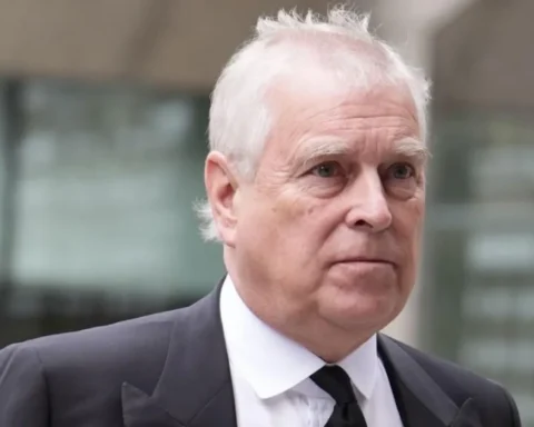 Andrew Mountbatten-Windsor surrenders gun licence