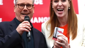 Angela Rayner backs Keir Starmer as Labour faces uprising