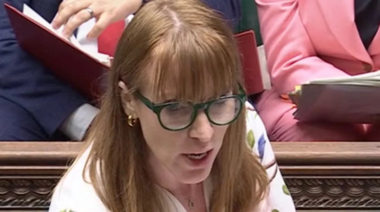 Angela Rayner backs Keir Starmer as Labour faces uprising