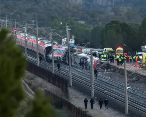 At least 39 dead in high-speed train crash in Southern Spain