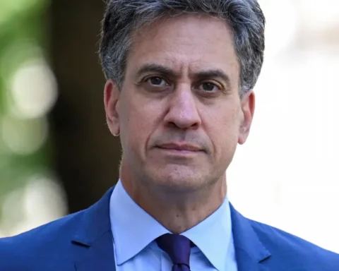 Back net zero or betray generations, Ed Miliband warns