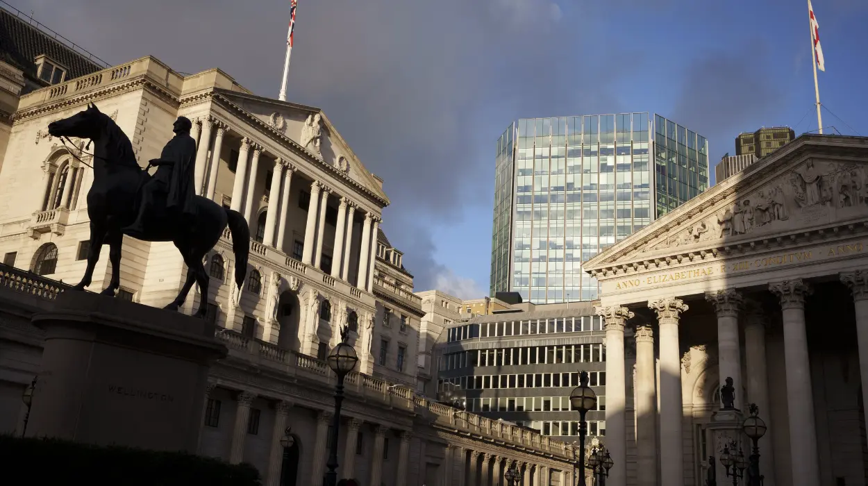 Bank of England Mulls Summer Rate Cut Amid Inflation Uncertainty