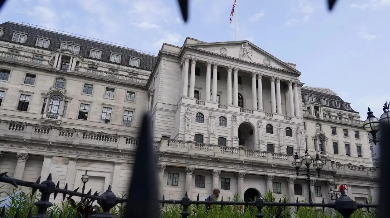 Bank of England keeps interest rates steady at 5%