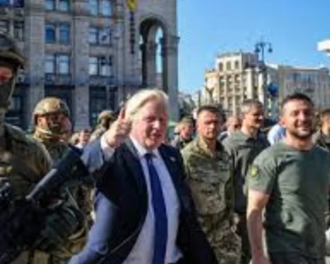 Boris Johnson urges long-range weapons for Ukraine amid counteroffensive