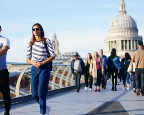 Britain Exits Recession as Economy Grows by 0.6%