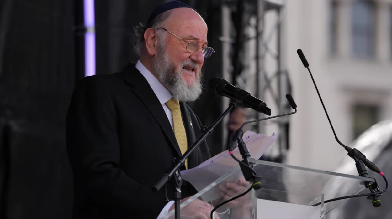Britain's Chief Rabbi Ephraim Mirvis urges hate speech arrests after Bondi attack