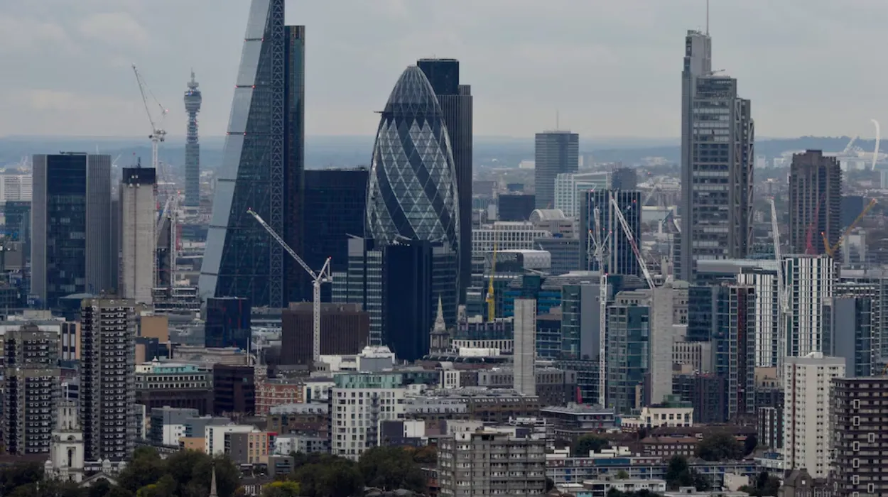 British Businesses Experience Fastest Growth in Nearly a Year Amid Rising Costs