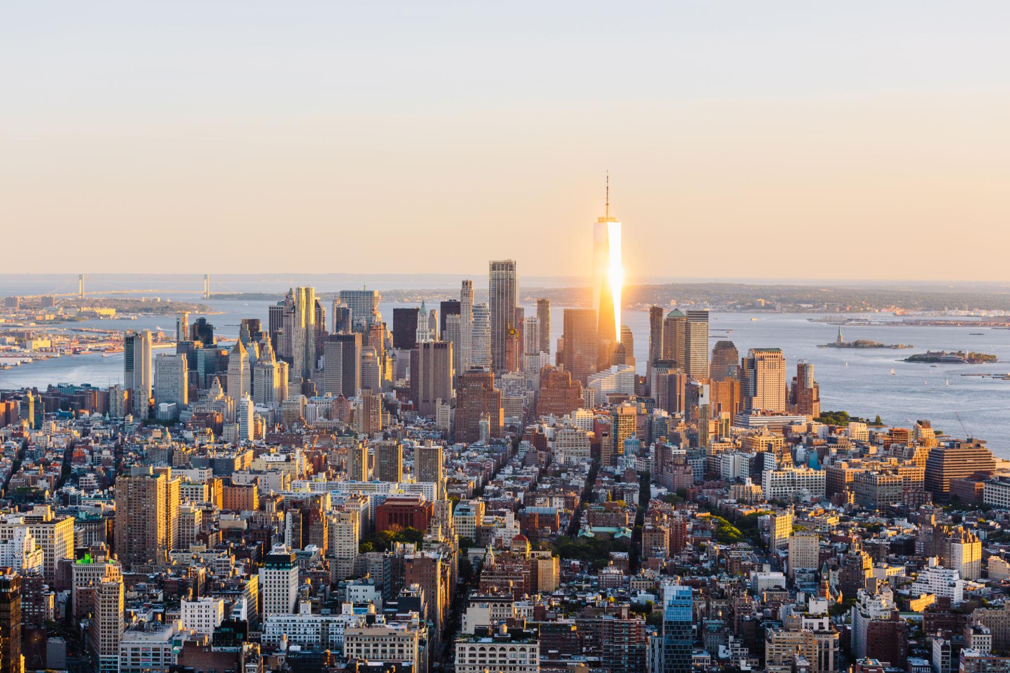 AI economic impact influencing stock market volatility and trends