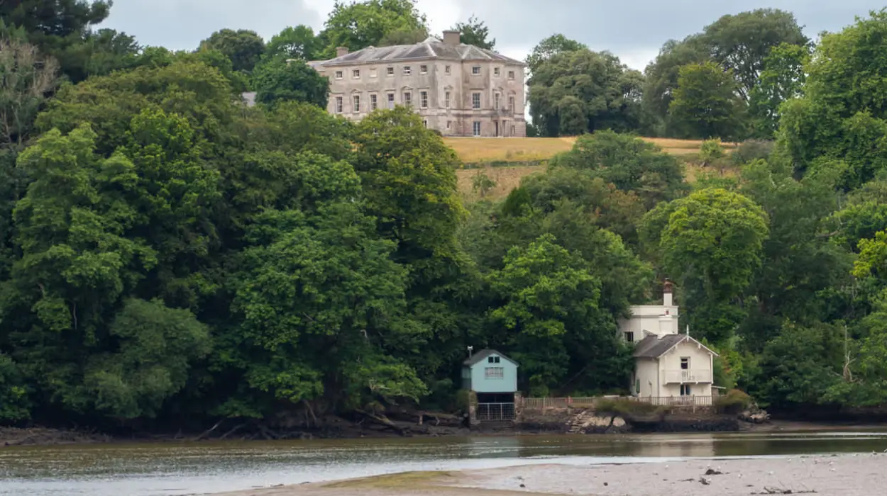 Campaigners push ‘right to river’ amid 108 owners