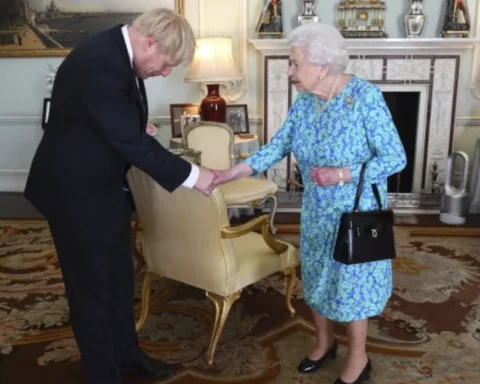 Can the Queen Take Control During a Constitutional Crisis in Britain?