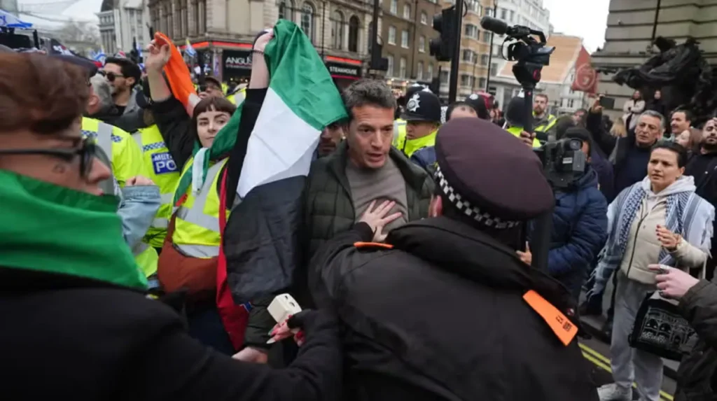 Central London flooded with over 125,000 pro-Palestine marchers
