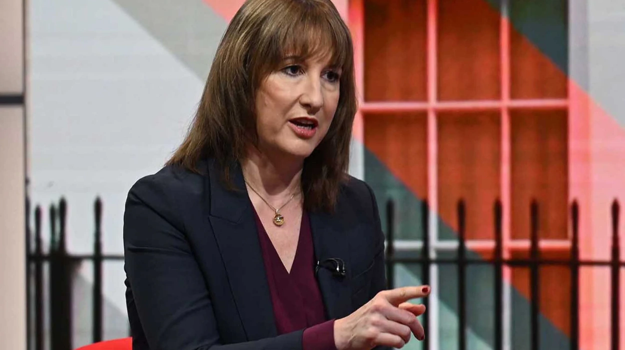 Chancellor Rachel Reeves misled BBC over Budget, says corporation editor Chris Mason
