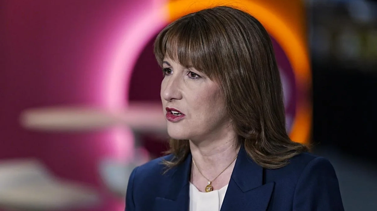 Chancellor Reeves faces call to restore tax-free shopping