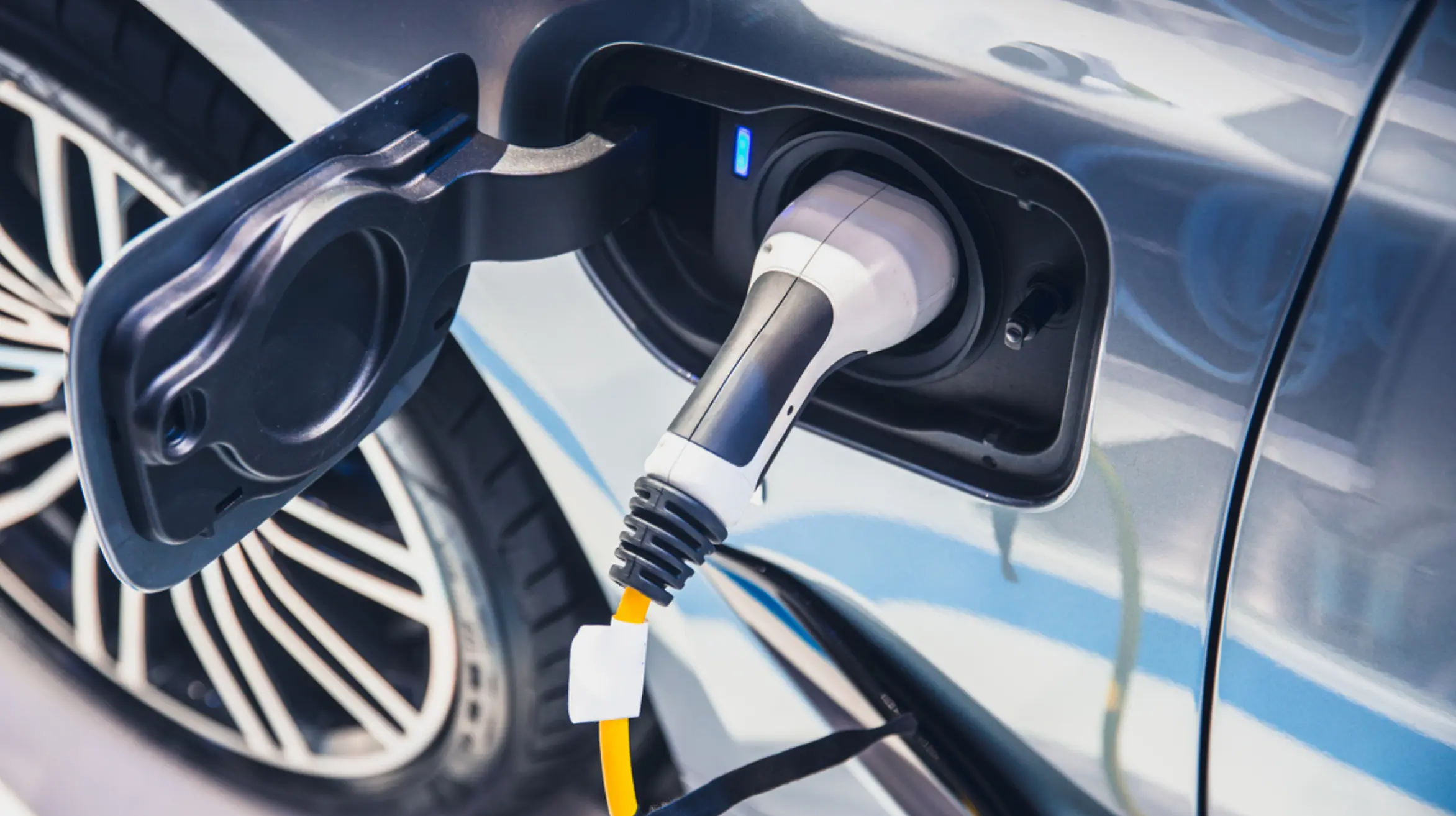 Concerned Automakers Urge Immediate UK Assistance to Revitalize Electric Vehicle Demand