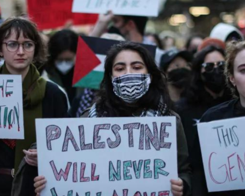 Controversy Erupts as UK Interior Minister Alleges Police Bias Towards Pro-Palestinian Demonstrators