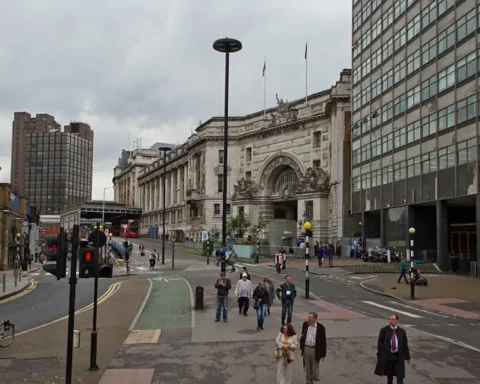 Crowdfunding launches Vauxhall Café for community unity
