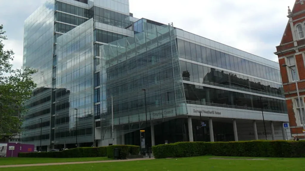 Croydon Council pays £726/hour to agency consultant