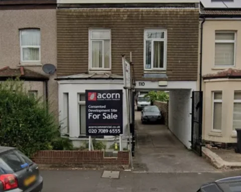 Croydon Machete gang raids armed Cannabis farm