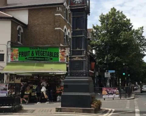 Croydon firefighters respond to South Norwood fire