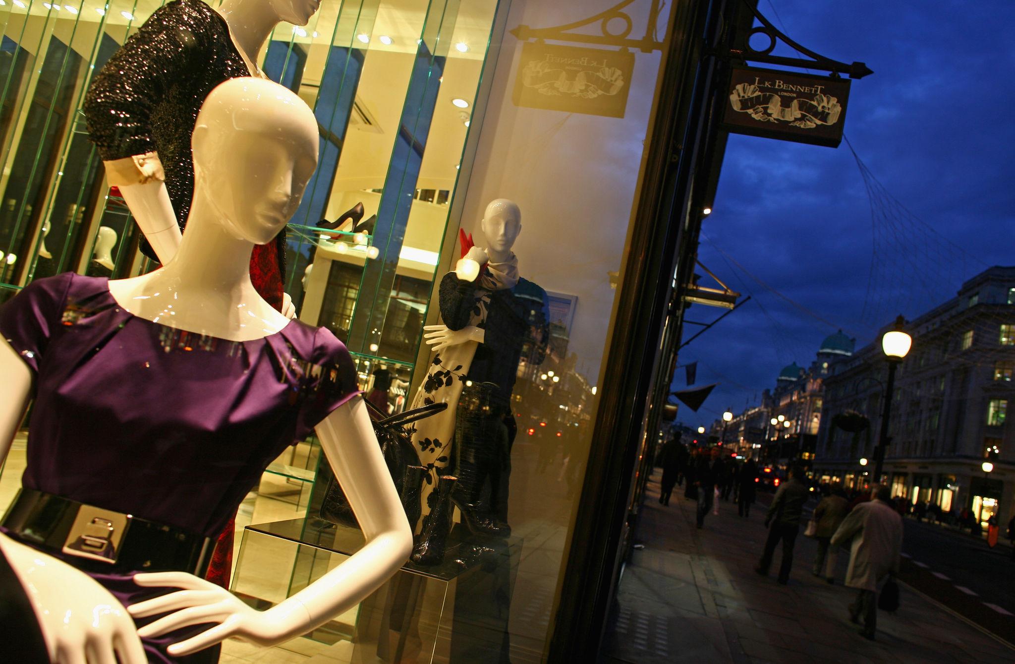 Cold Weather Slams Fashion Sales as Retailers Warn of Changing Consumer Trends Warsaw 2026 3 Seasonal retail demand impacting fashion shopping activity in 2026