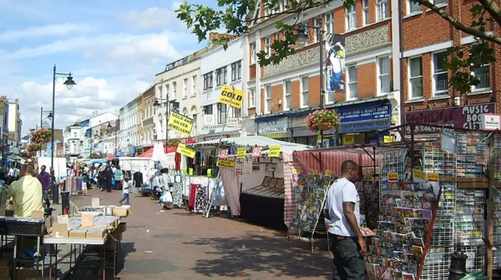 Deptford Yard Market hosts free Lewisham flower show