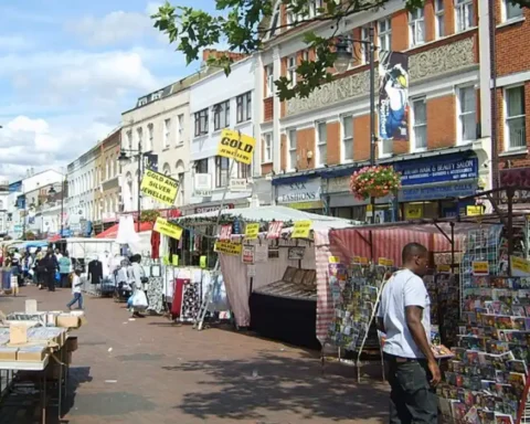 Deptford Yard Market hosts free Lewisham flower show