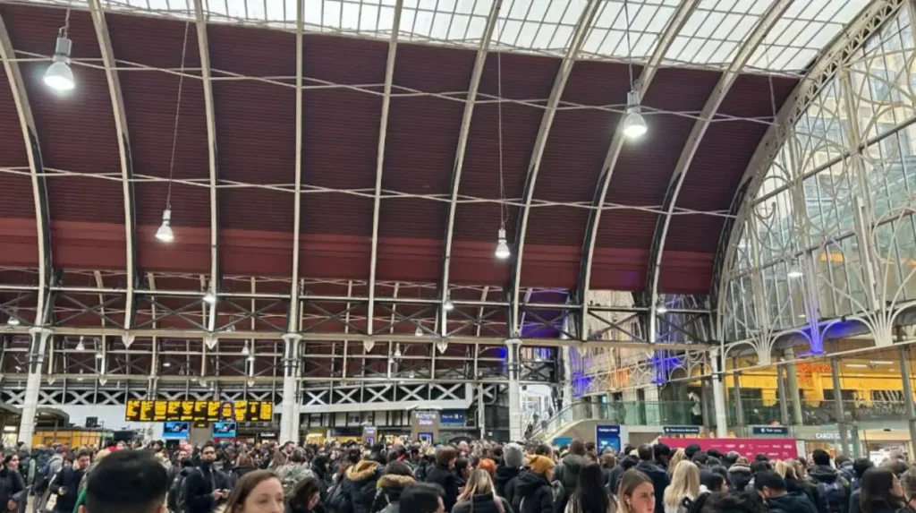 Disruption in Westminster’s Paddington due to signal fault