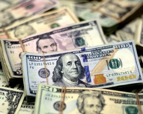 Dollar dips as US jobs data misses expectations
