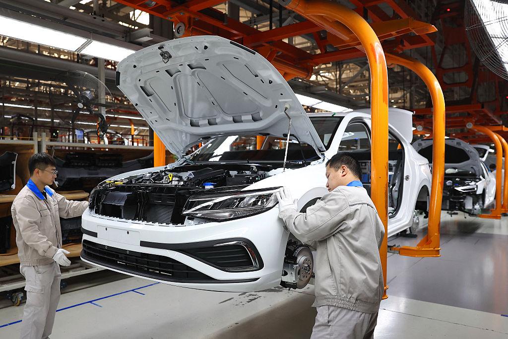 Manufacturing strategy changes across the Chinese auto industry during 2026 transition