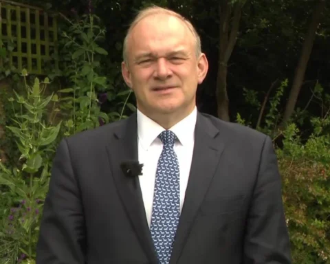 Ed Davey Defends Stunts, Highlights Lib Dem Unity at Conference