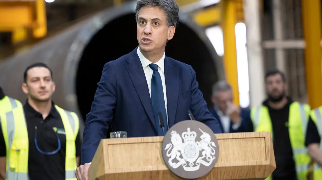 Ed Miliband backs UK move to recognise Palestine