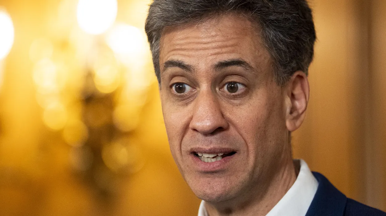 Energy Secretary Ed Miliband urges PM Keir Starmer to sack Number 10 staff over briefing row