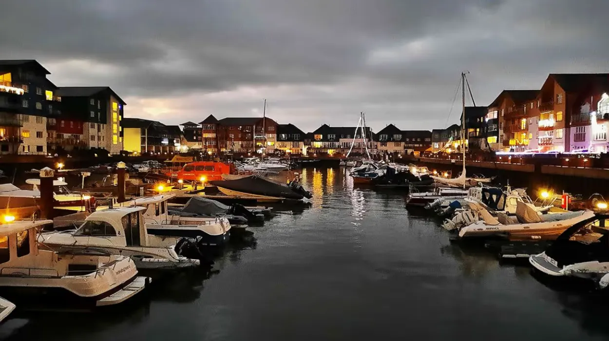 Exmouth Marina ordnance recovery prompts 400m cordon expansion