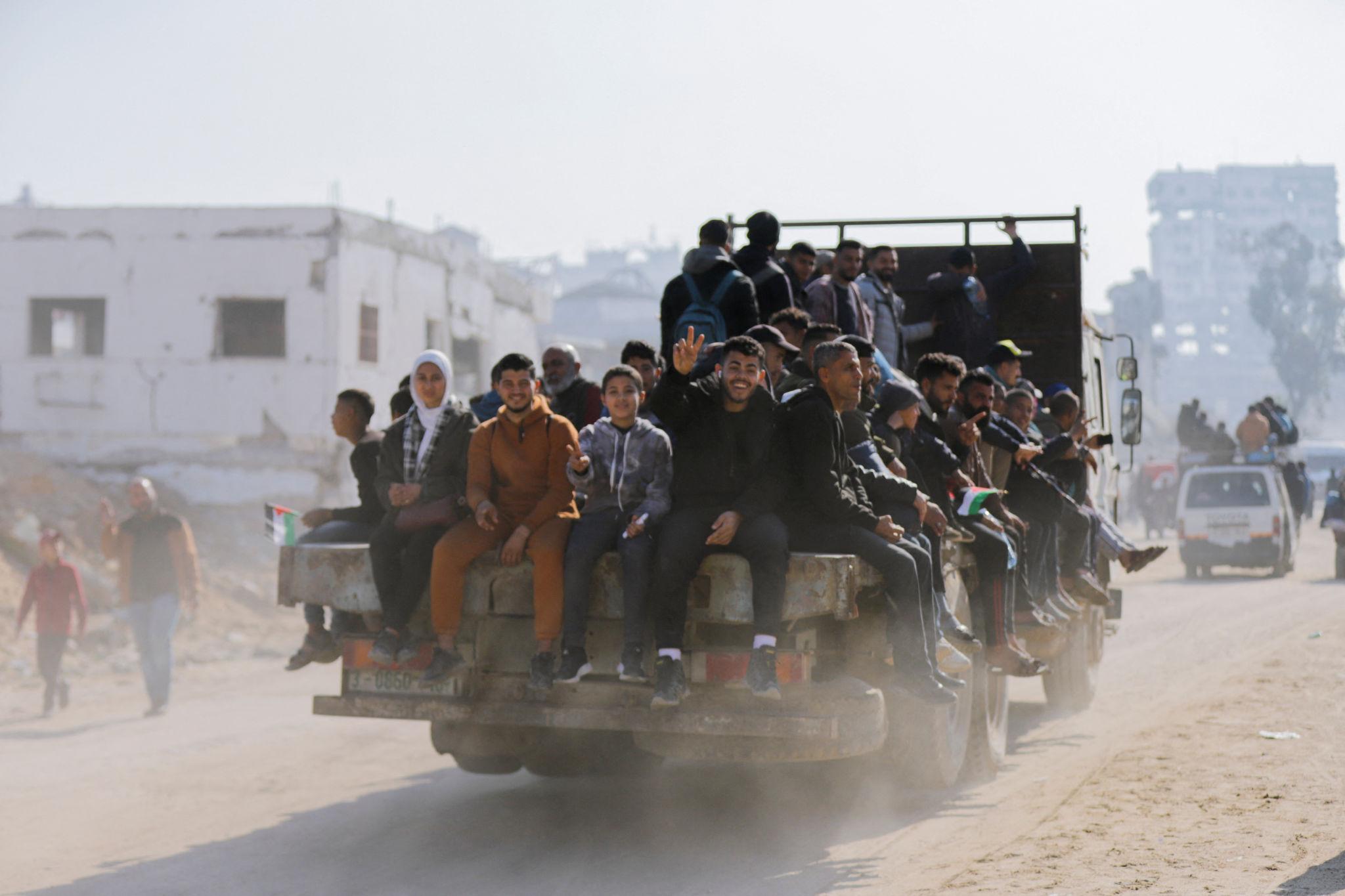 Gaza Returnees Abuse Allegations Emerge After Screening by Israeli Forces 3 Children witness Gaza returnees abuse during checkpoint separation