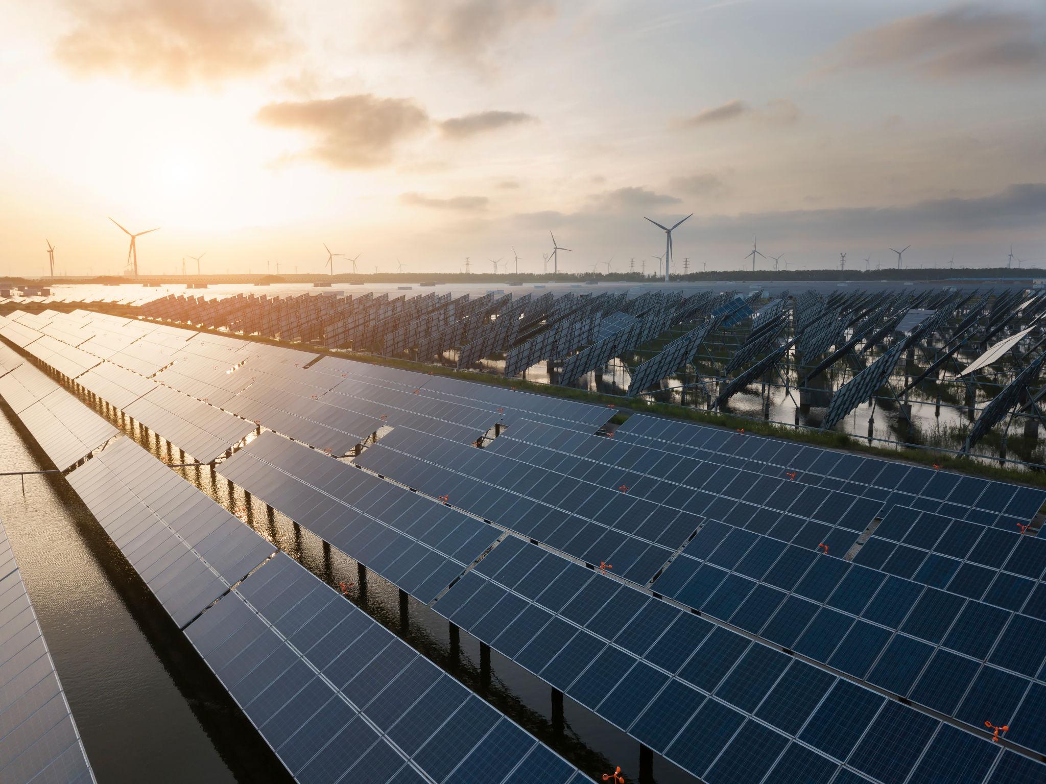 Global Energy Transition Trends Surge in New York as X-Energy Hits $11.9B Nasdaq Debut 3 global energy transition trends showing nuclear reactor facility and clean energy production