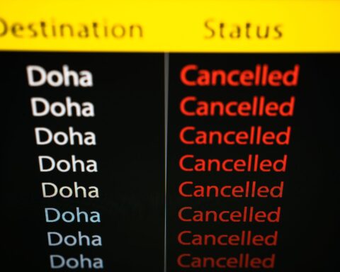 Commercial aircraft rerouting due to Middle East flight disruption over Gulf region