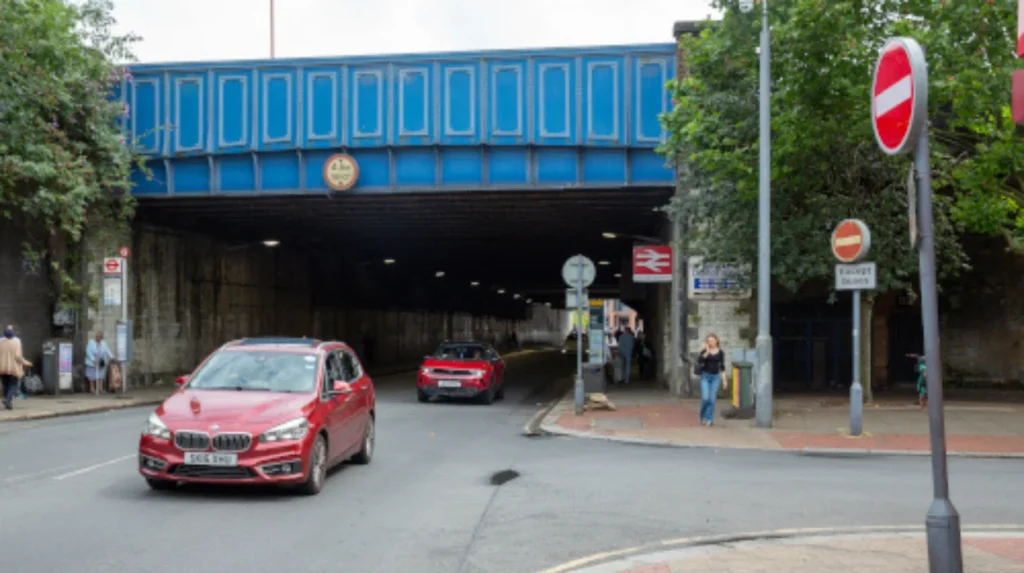 Falcon Rd Bridge in Wandsworth under renovation