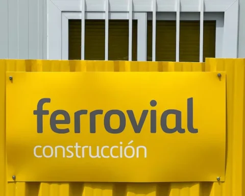 Ferrovial and Macquarie agree to sell three UK airports for $1.15 billion