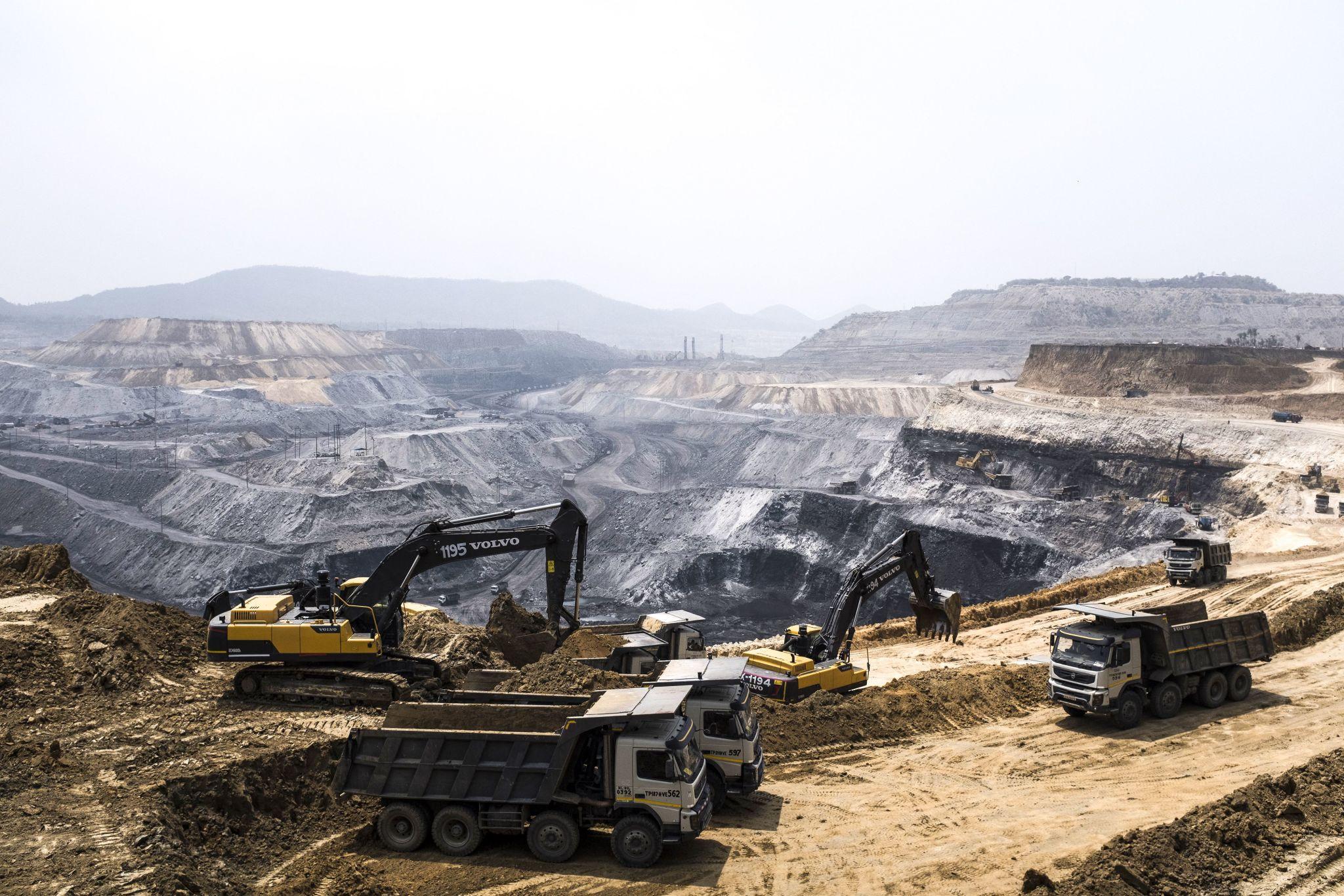 India Moves Toward $1 Billion Coal India Stake Sale Amid Energy Boom New Delhi 2026 3 India energy sector coal mining operations linked to Coal India in 2026
