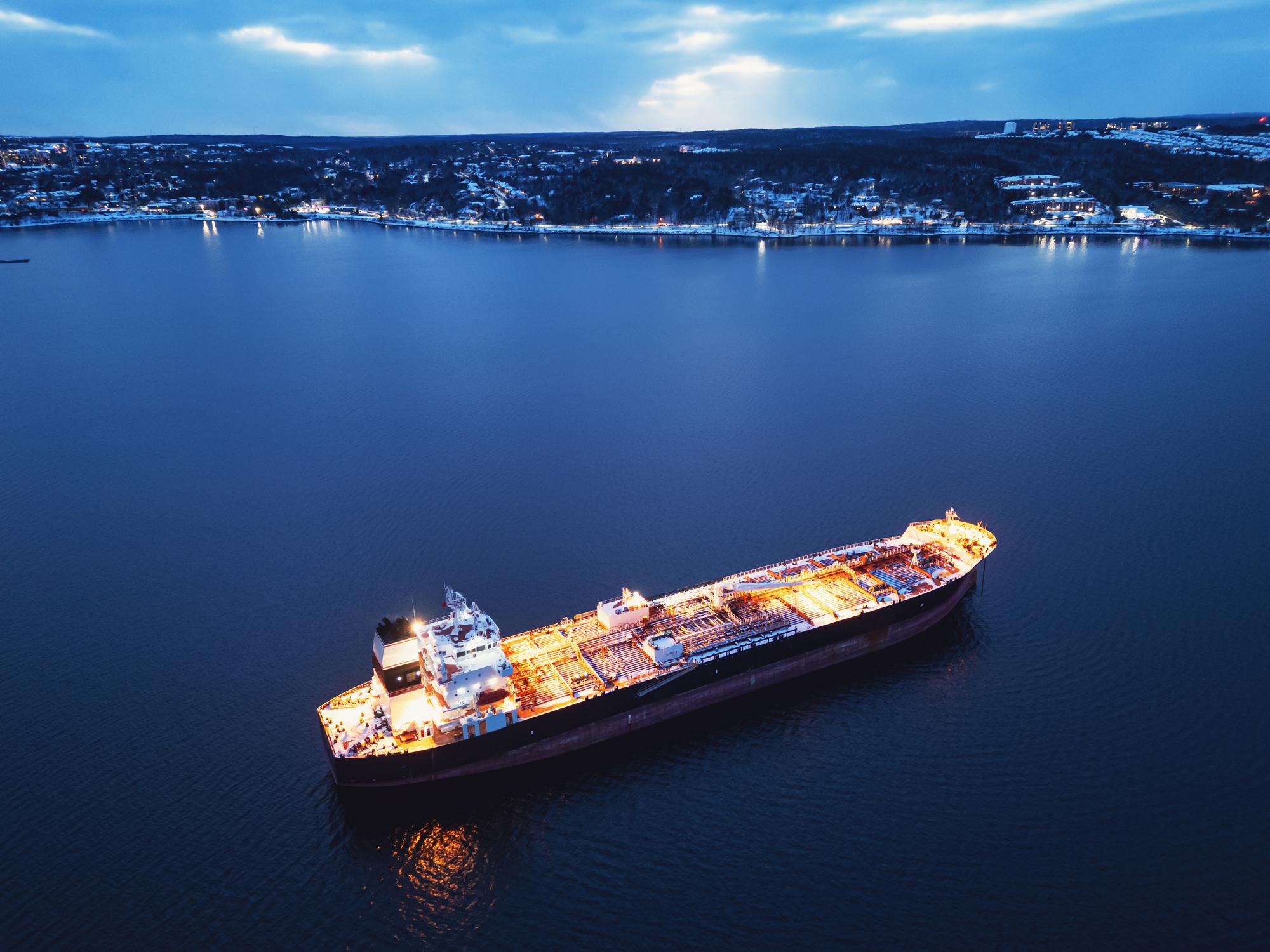 Brent Crude Forecast Signals Breakout Risk – London 2026 3 Brent crude forecast displayed on trading screen in global energy market