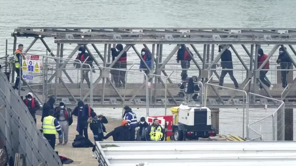 Government Moves Towards Deporting Channel Migrants
