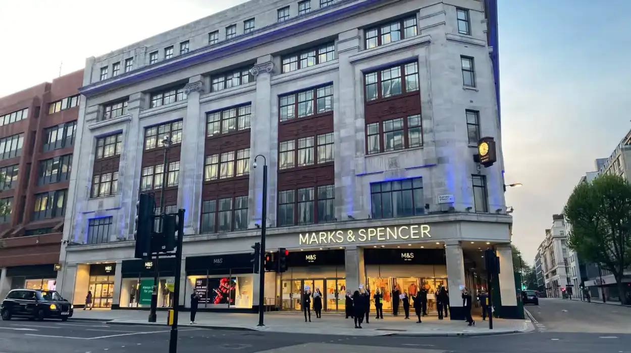 Government approves Marks & Spencer's plan to rebuild Oxford Street store