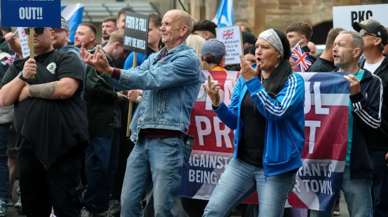 Grant Laing denies new asylum hotel claims before protest