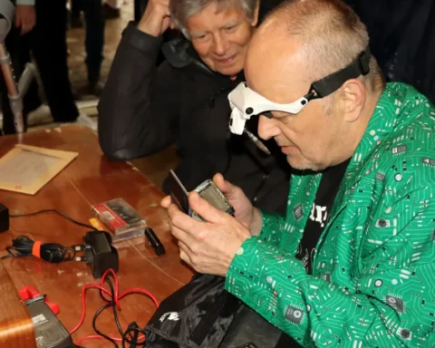 Hackney welcomes new fixing factory for electronics