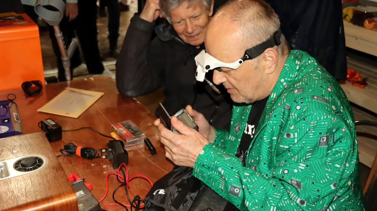 Hackney welcomes new fixing factory for electronics