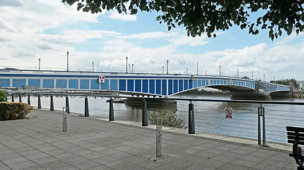 Hammersmith & Fulham Council upgrades Wandsworth Bridge Road