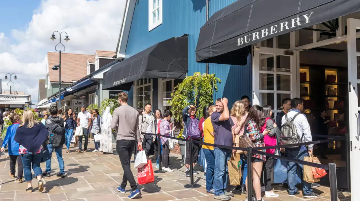Hammerson sells £1.5bn stake in Bicester village Owner to L Catterton