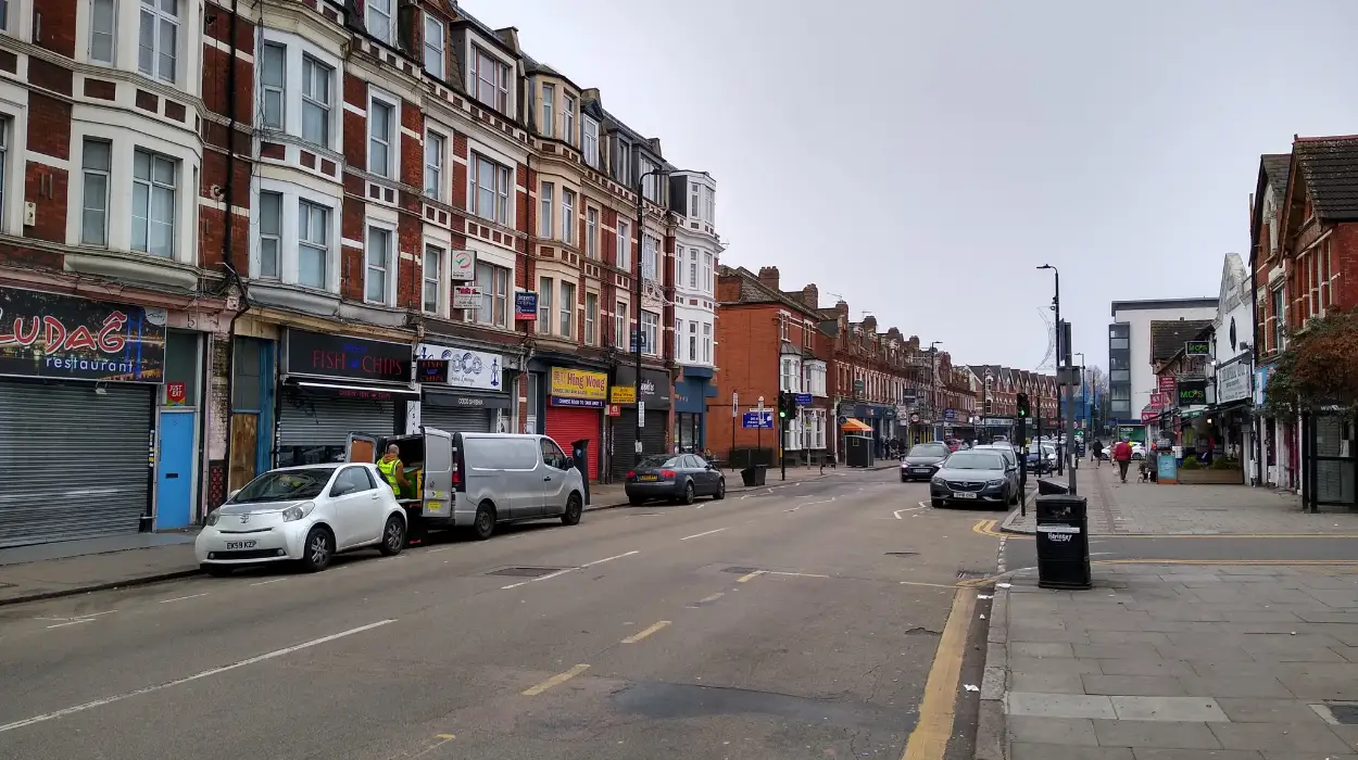 Haringey residents slam late-night dessert shop plan