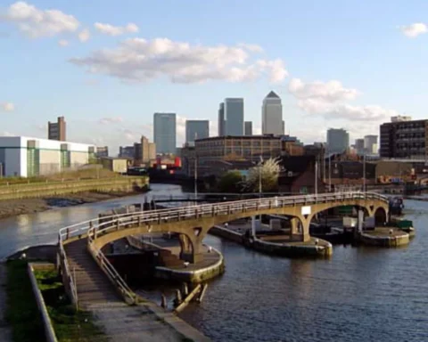 Haringey reviews booze bid for River Lee Boat Bar